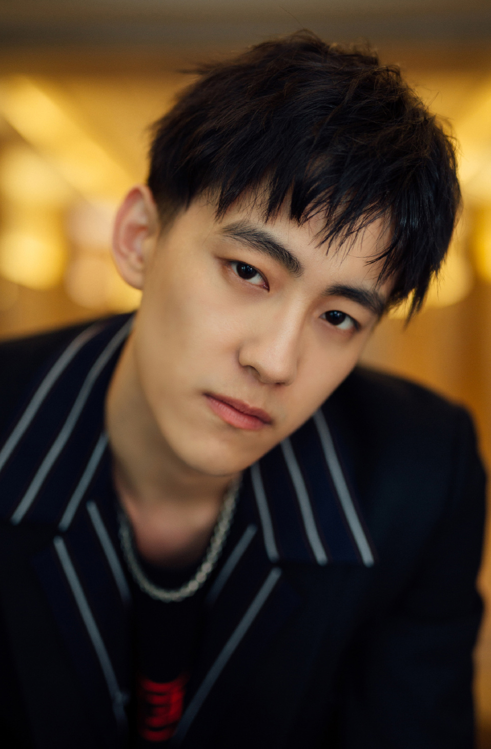 晏紫东条纹衬衫帅气写真图片36