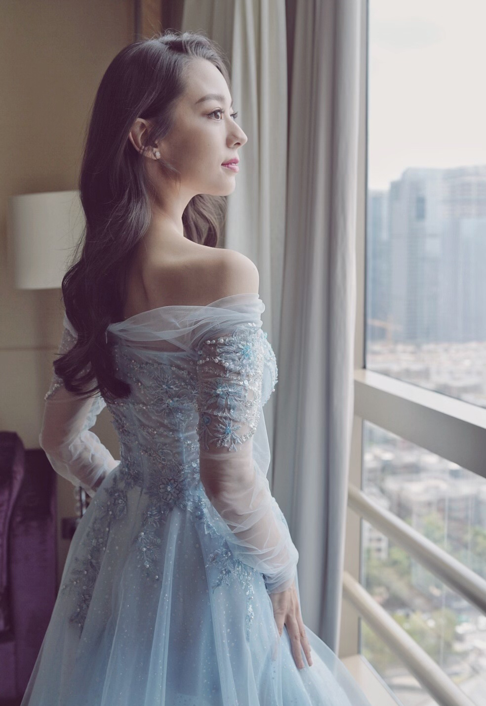 吉娜蓝色纱裙礼服性感写真图片33