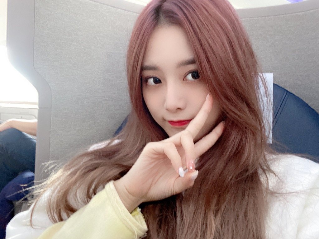 徐艺洋红发性感自拍照图片79