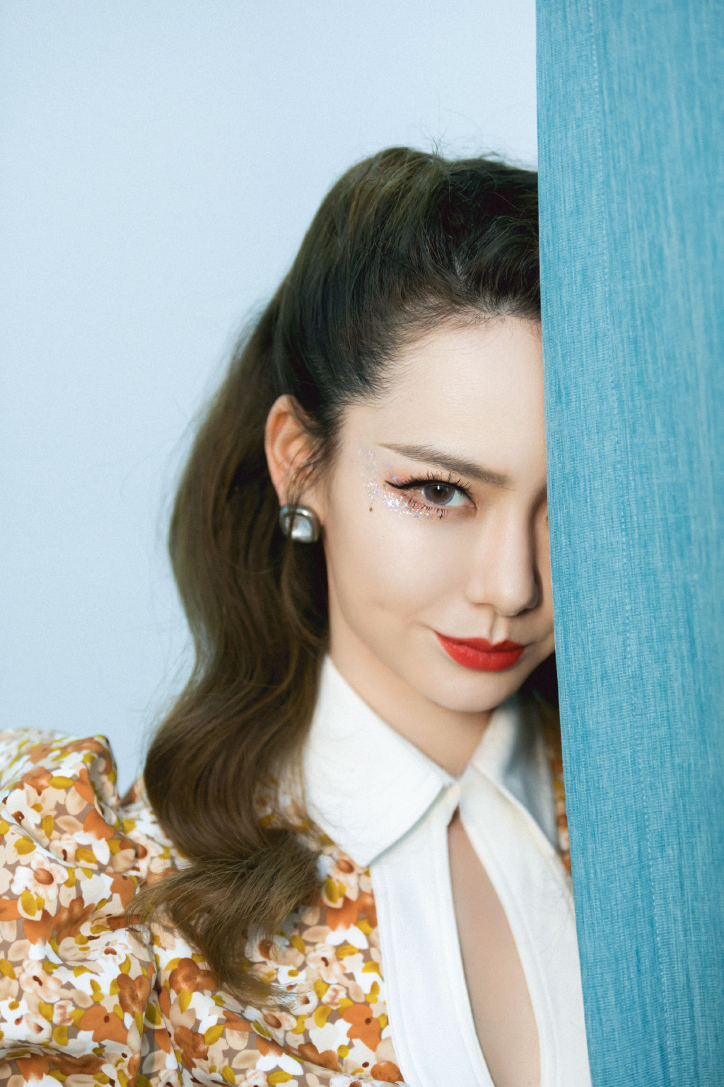 戚薇复古泡泡袖优雅写真图片39