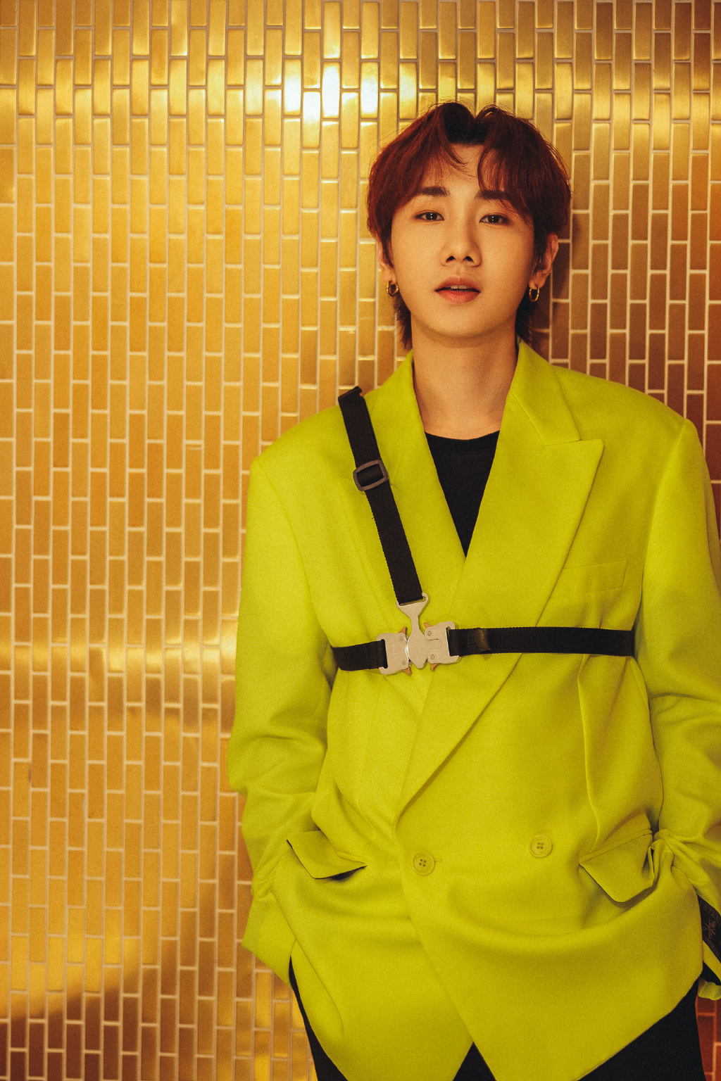 汪苏泷绿色西装帅气写真图片66