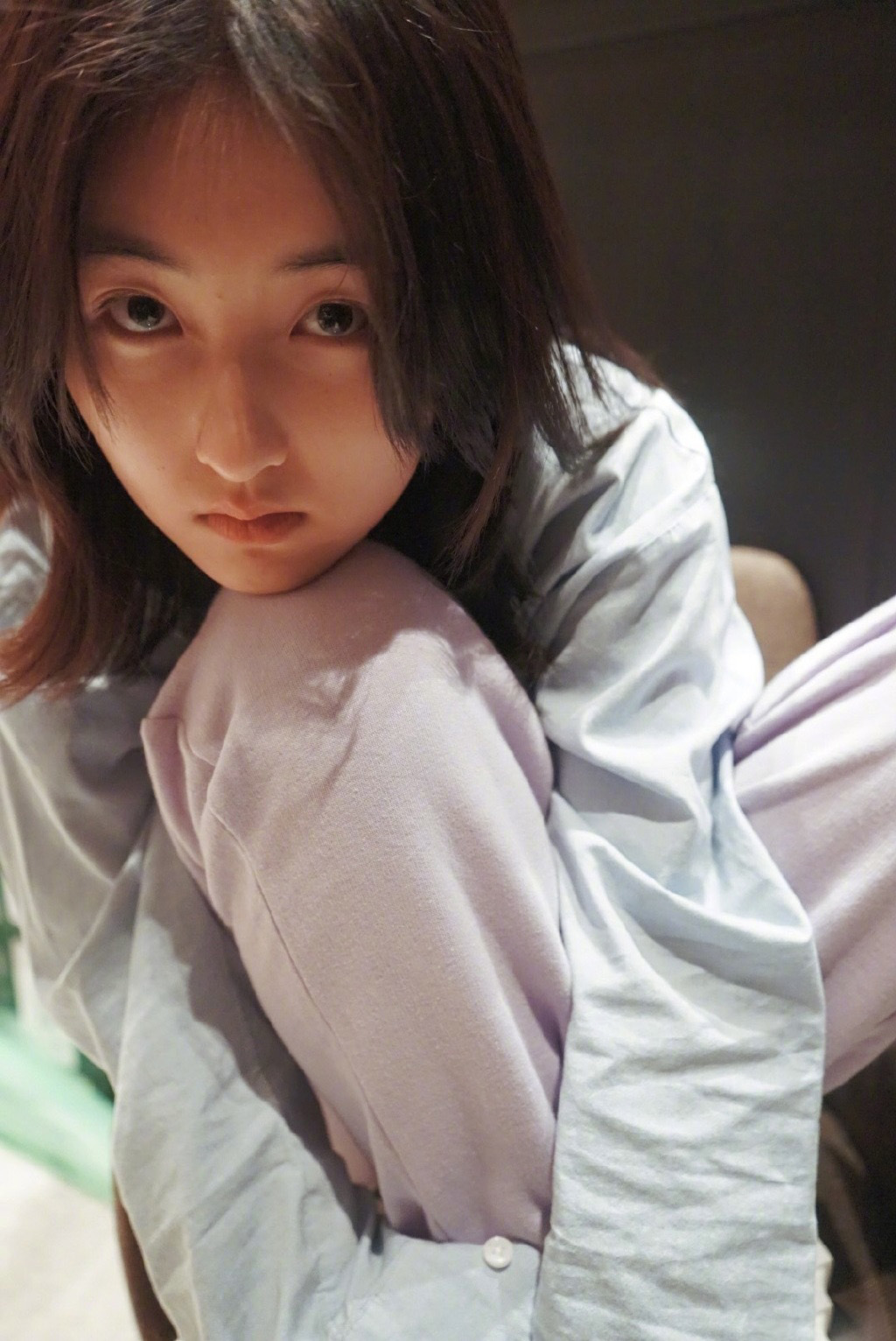 简介:张子枫简约清新写真图片,分享一组张子枫图片给大家,图中的明星