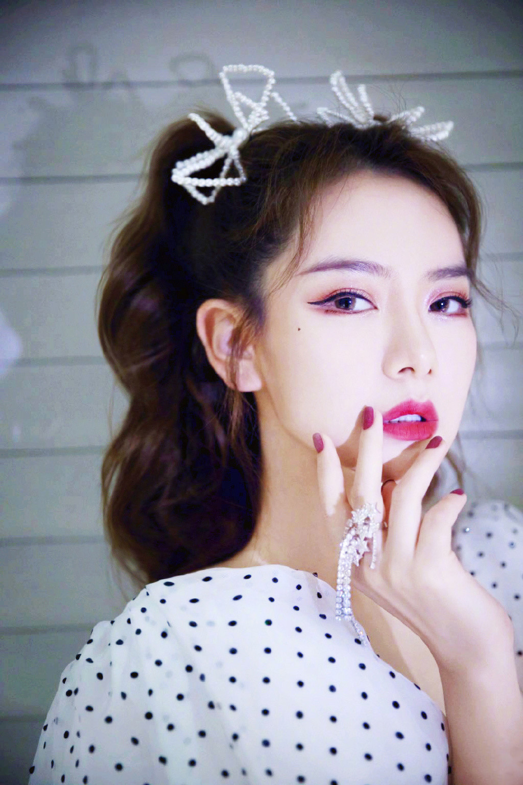 戚薇蝴蝶结双马尾写真图片15