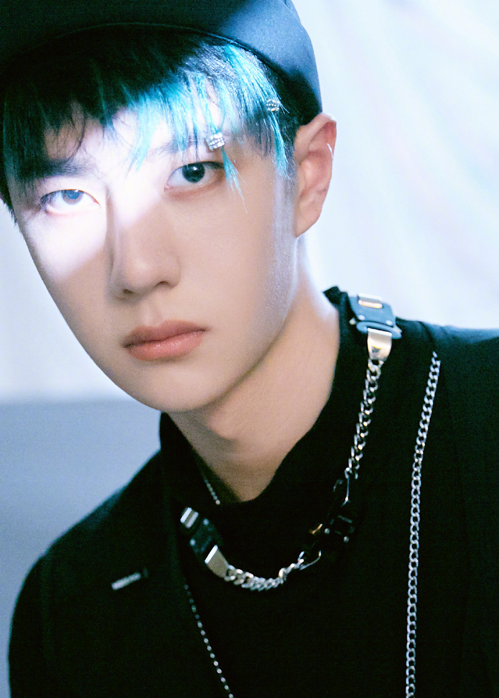 王一博蓝绿脏辫写真图片212