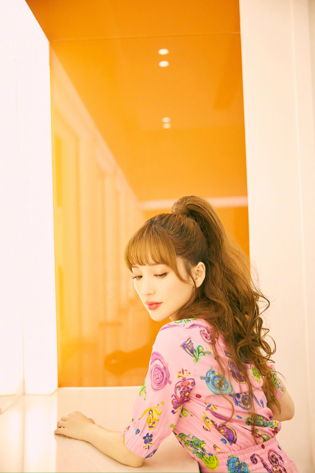 金莎印花裙金发性感写真图片44