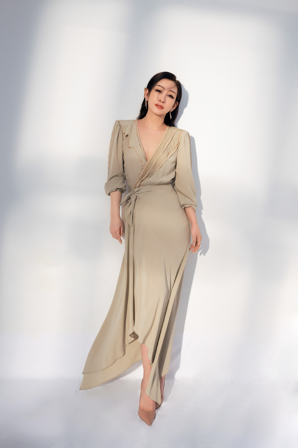 秦海璐浅绿长裙优雅写真图片214