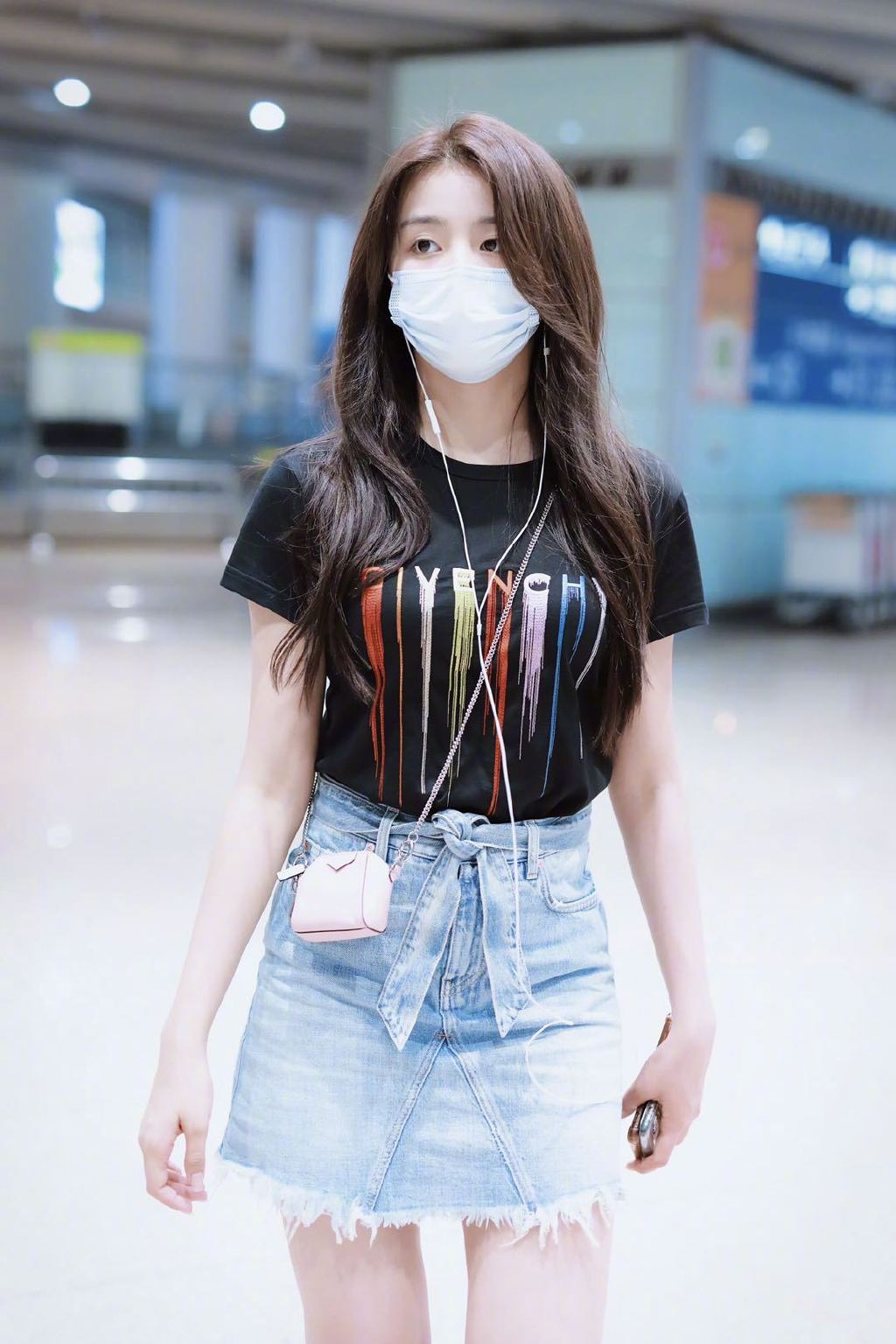 金子涵牛仔短裙清爽街拍照图片16
