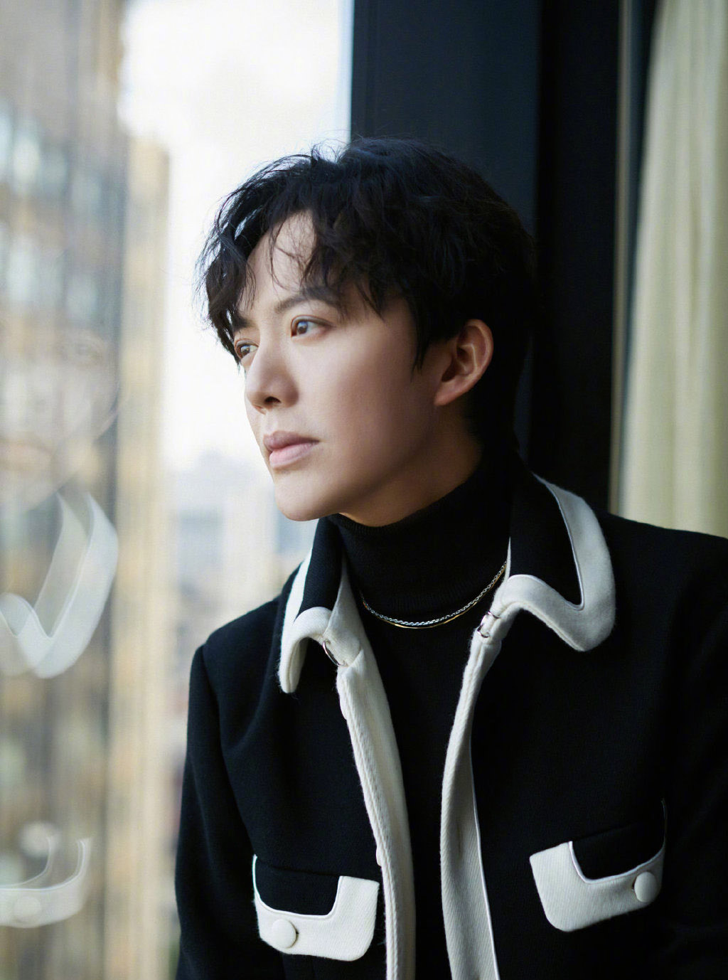 李云迪黑白西装儒雅帅气写真26