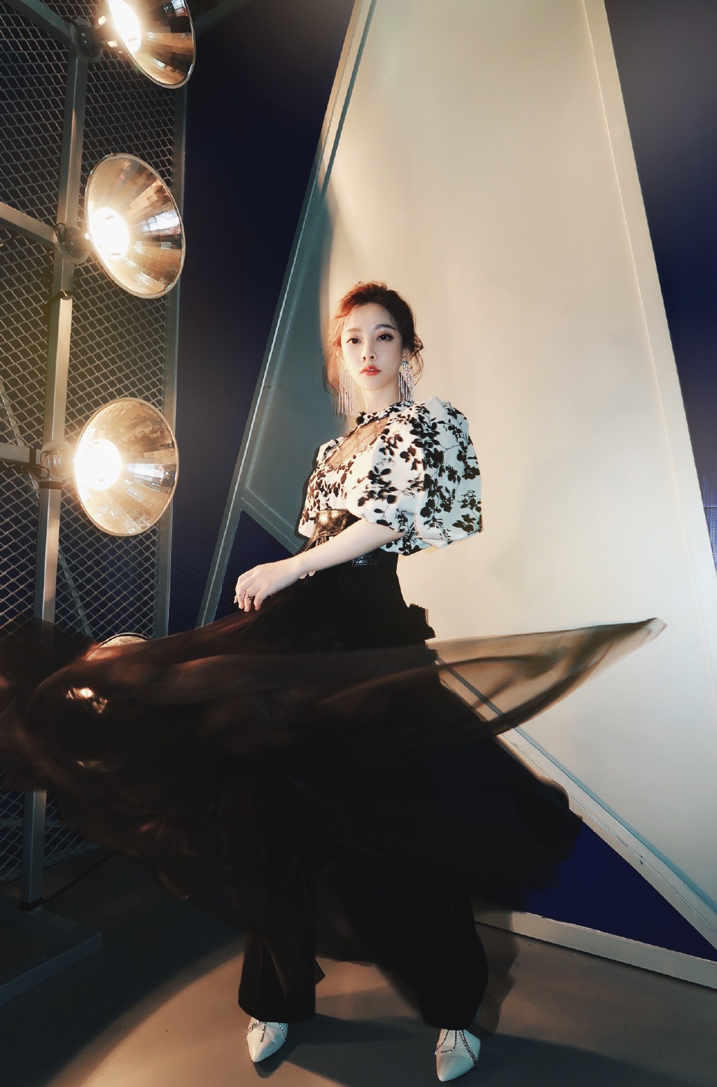 冯提莫纱纹方领裙写真图片610