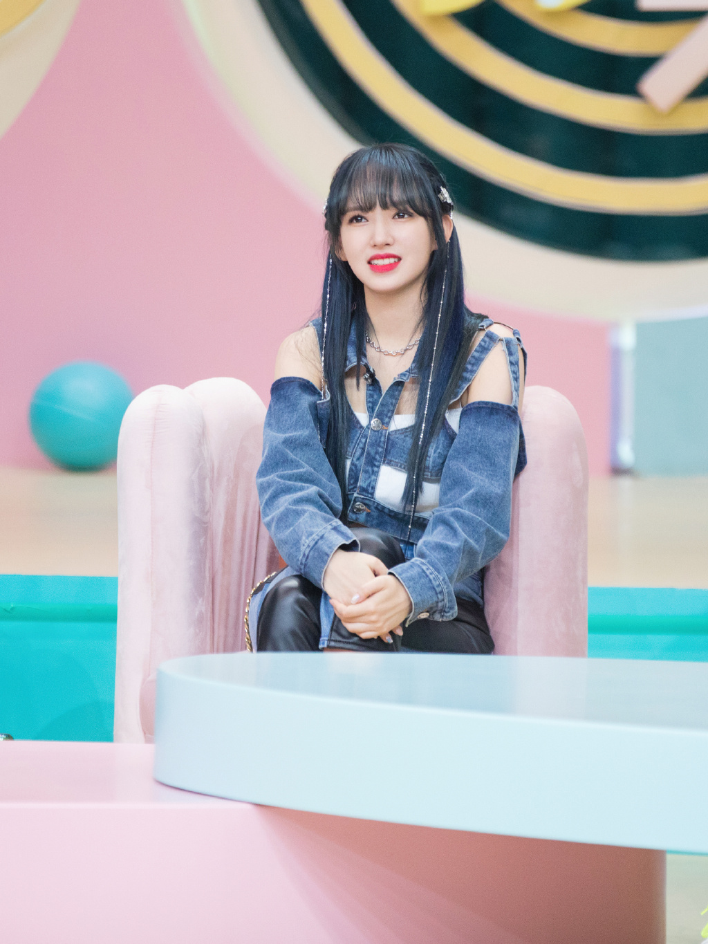 程潇轻甜俏皮综艺剧照图片1010