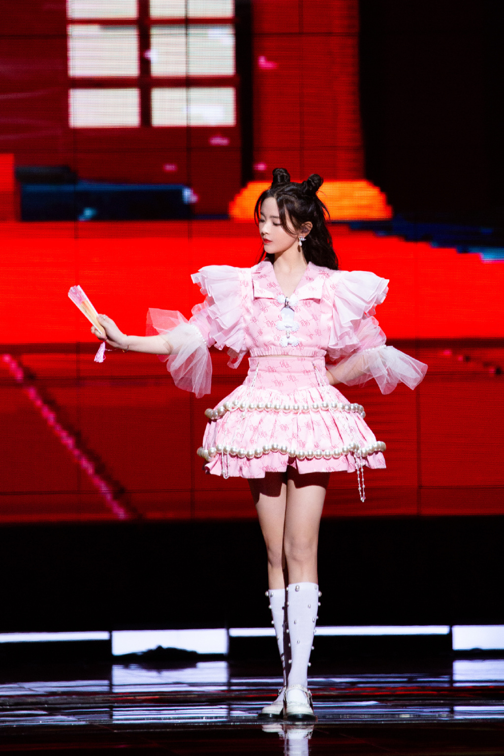 杨超越双十一狂欢夜舞台照图片310