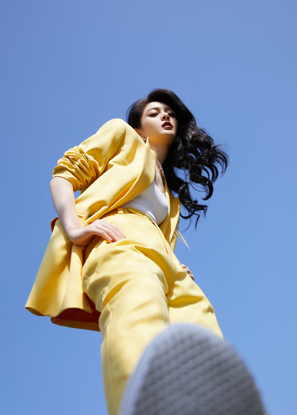 傅菁明黄西服酷飒性感写真图片211