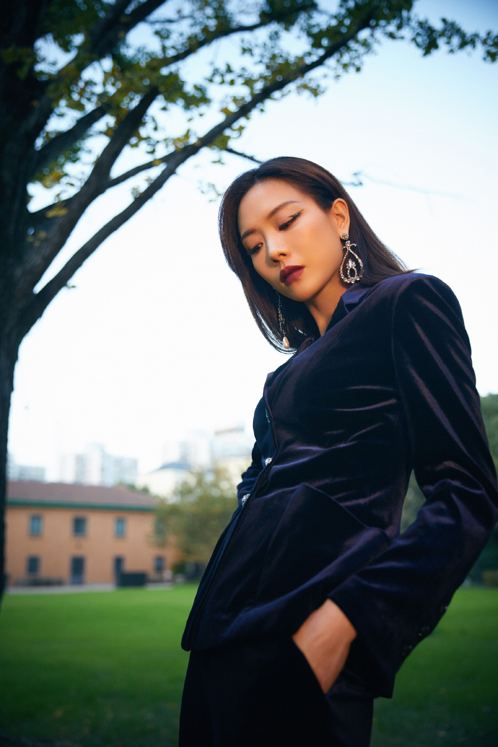 王霏霏丝绒西装魅力写真图片19