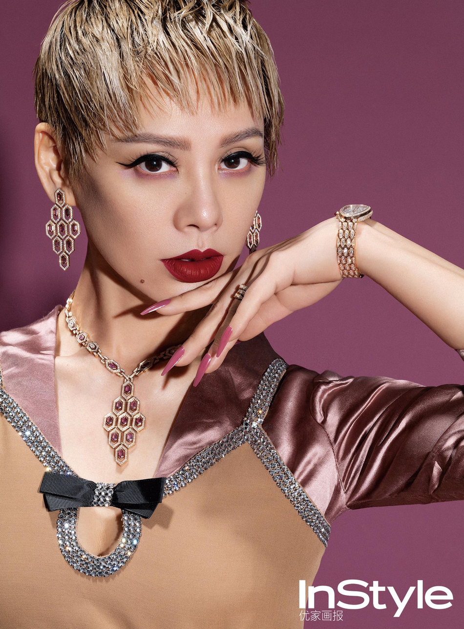 宁静彩虹羽绒裙华丽另类写真图片78