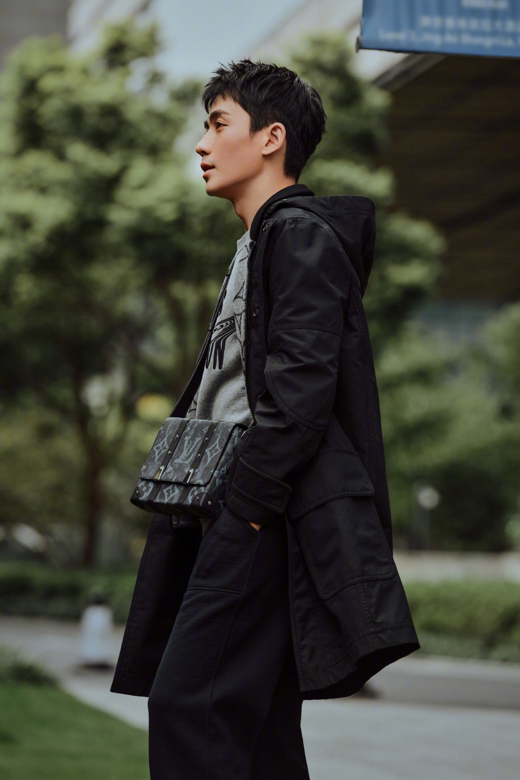 朱一龙温暖秋冬装街拍写真图片44