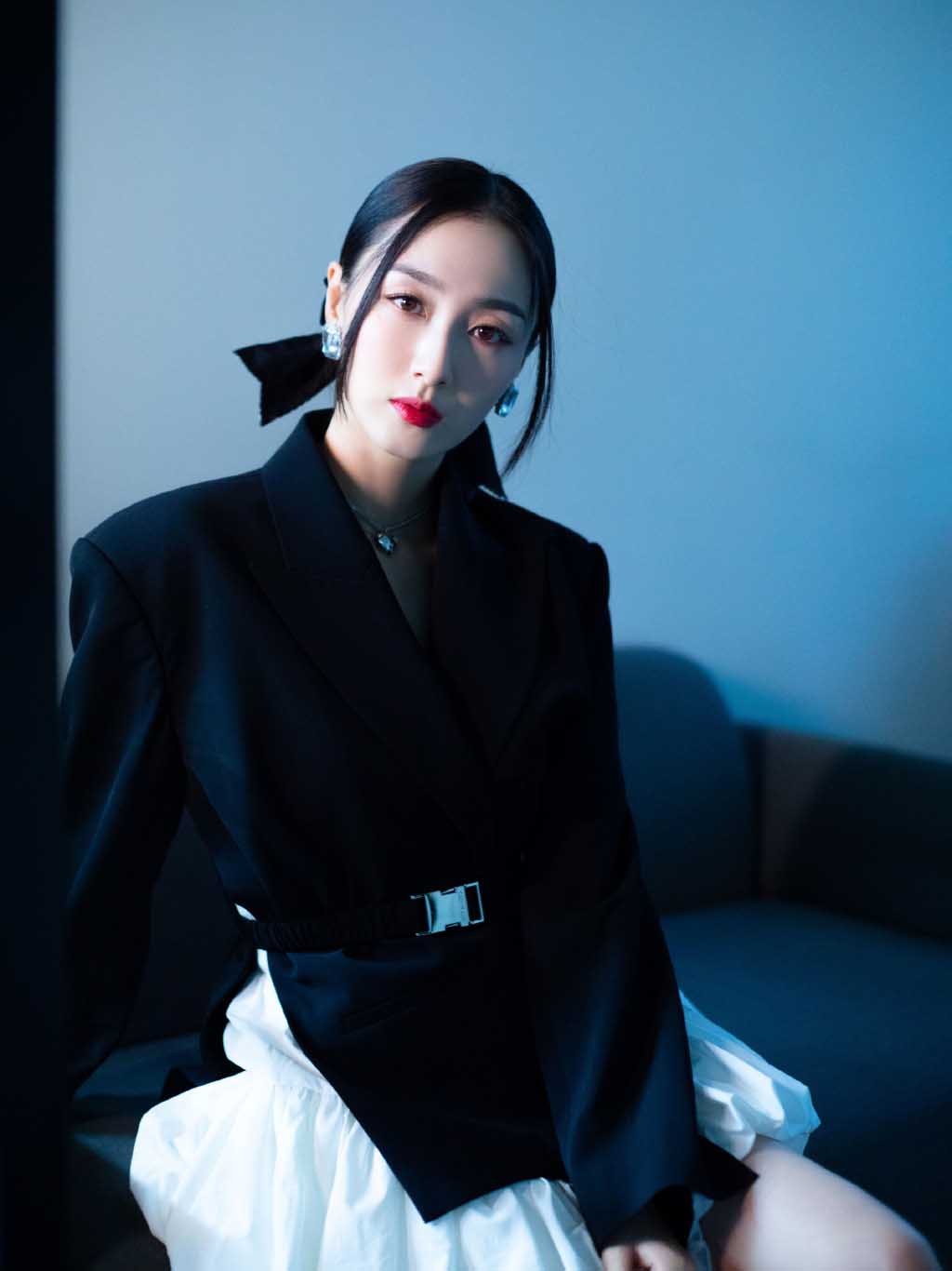 叶青黑色西装裙时尚写真图片48