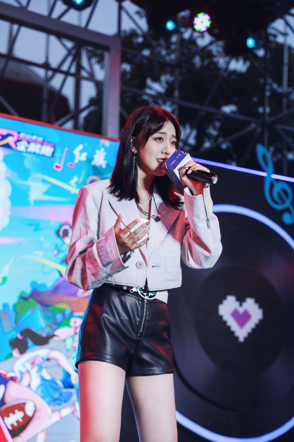 刘人语性感靓丽舞台照图片79