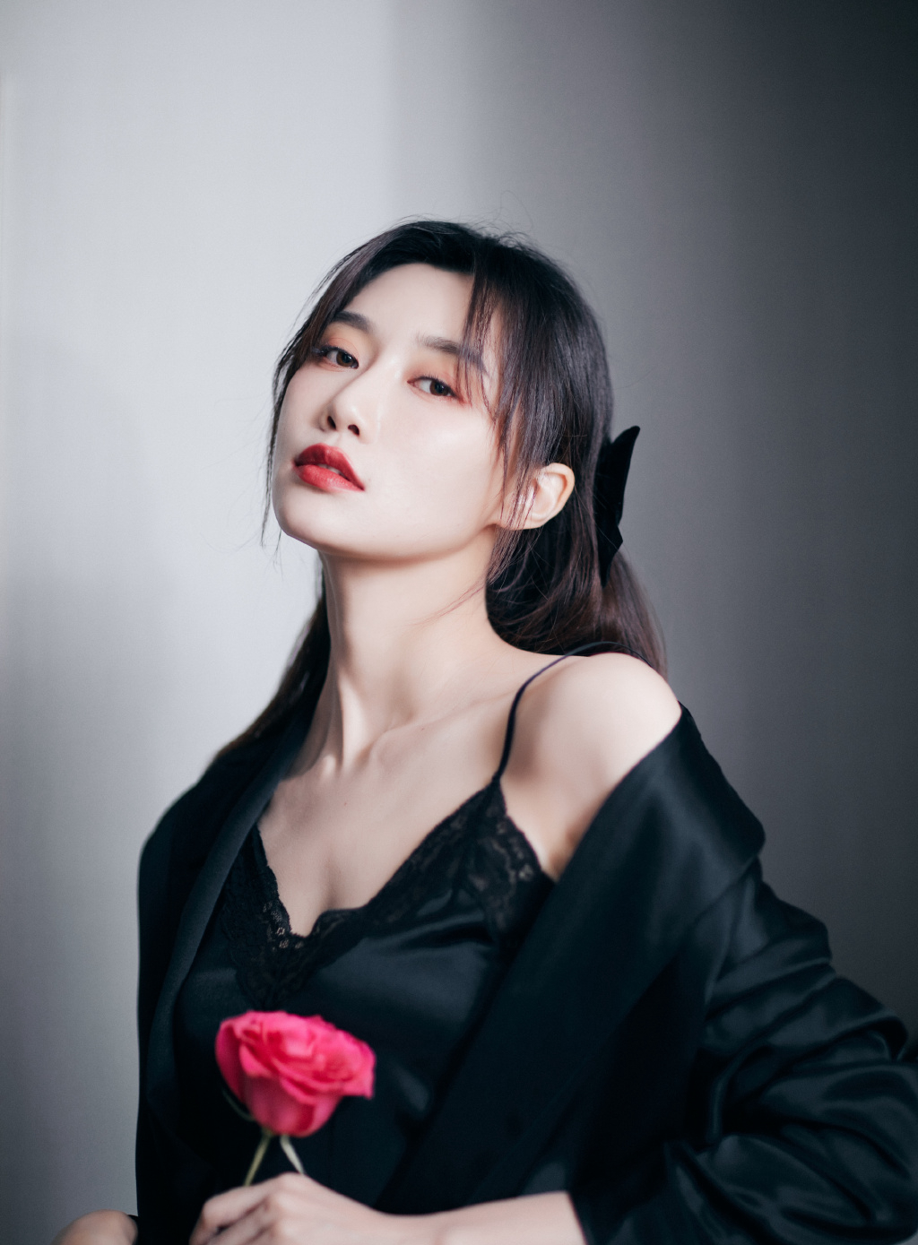 李斯羽不对称裙甜酷写真图片211
