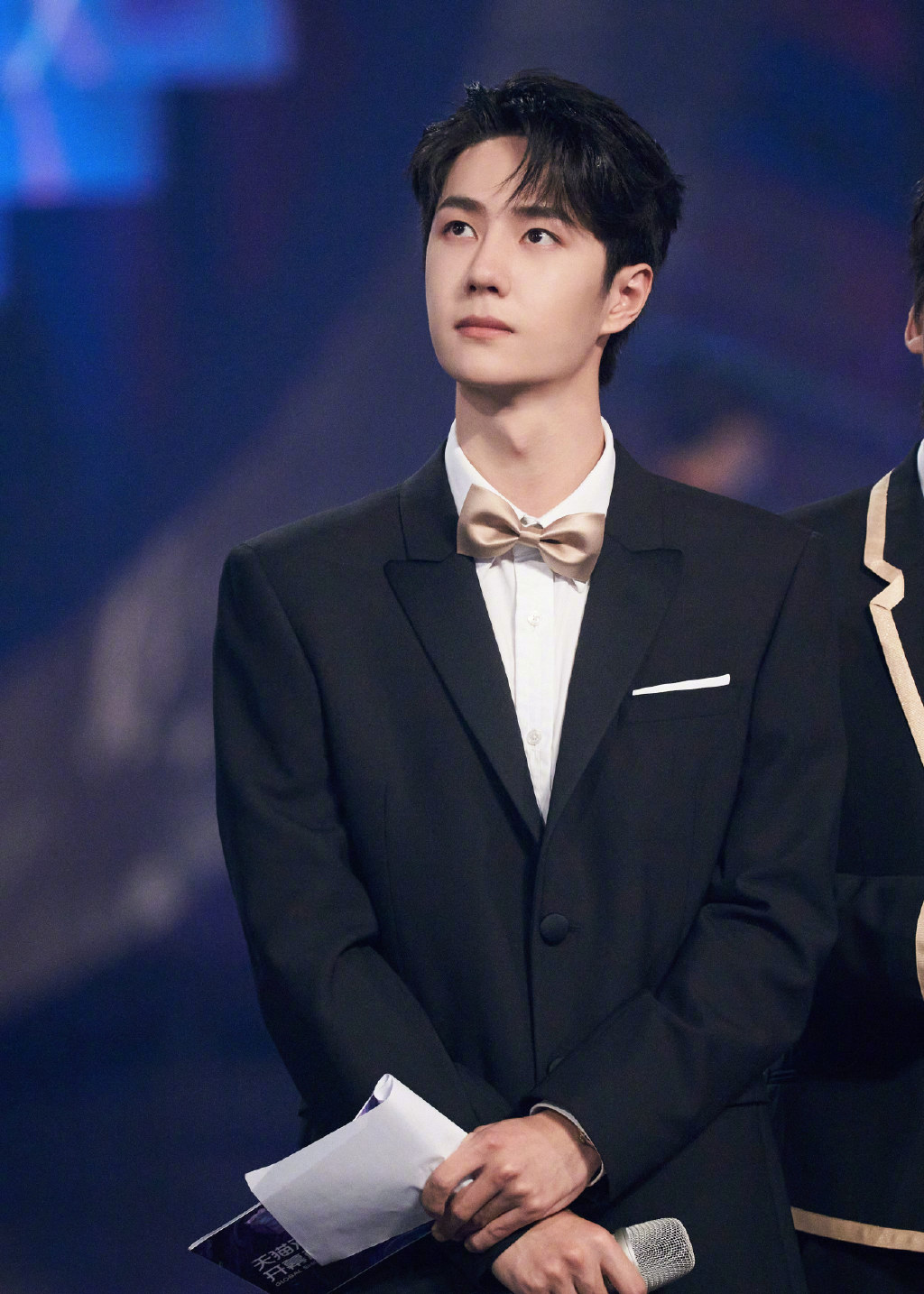 王一博黑色西装绅士范写真图片88