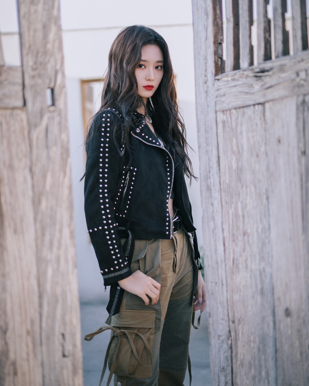 徐艺洋黑夹克性感甜酷写真图片59
