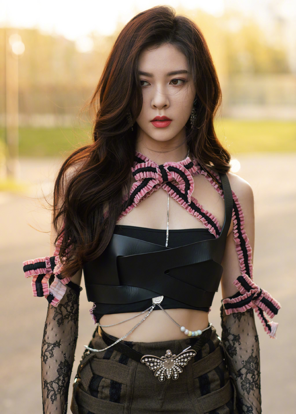 宋妍霏绑带蕾丝蝴蝶结性感写真图片77