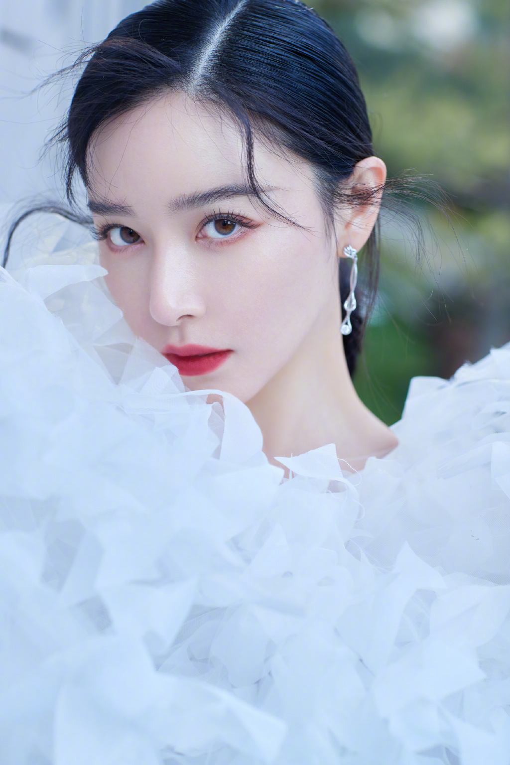 阚清子深v白裙性感写真图片29