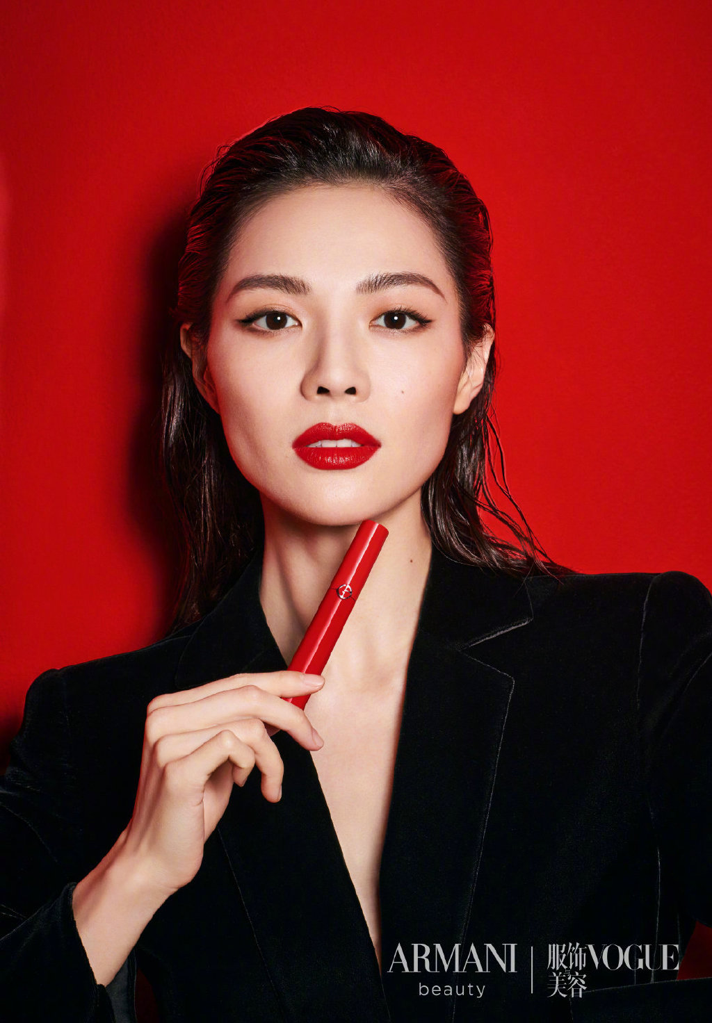 钟楚曦湿发红唇酷飒写真图片22