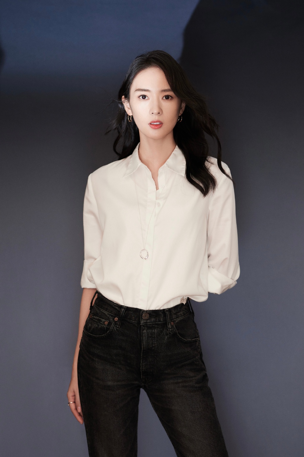 童瑶白衬衫优雅写真图片26