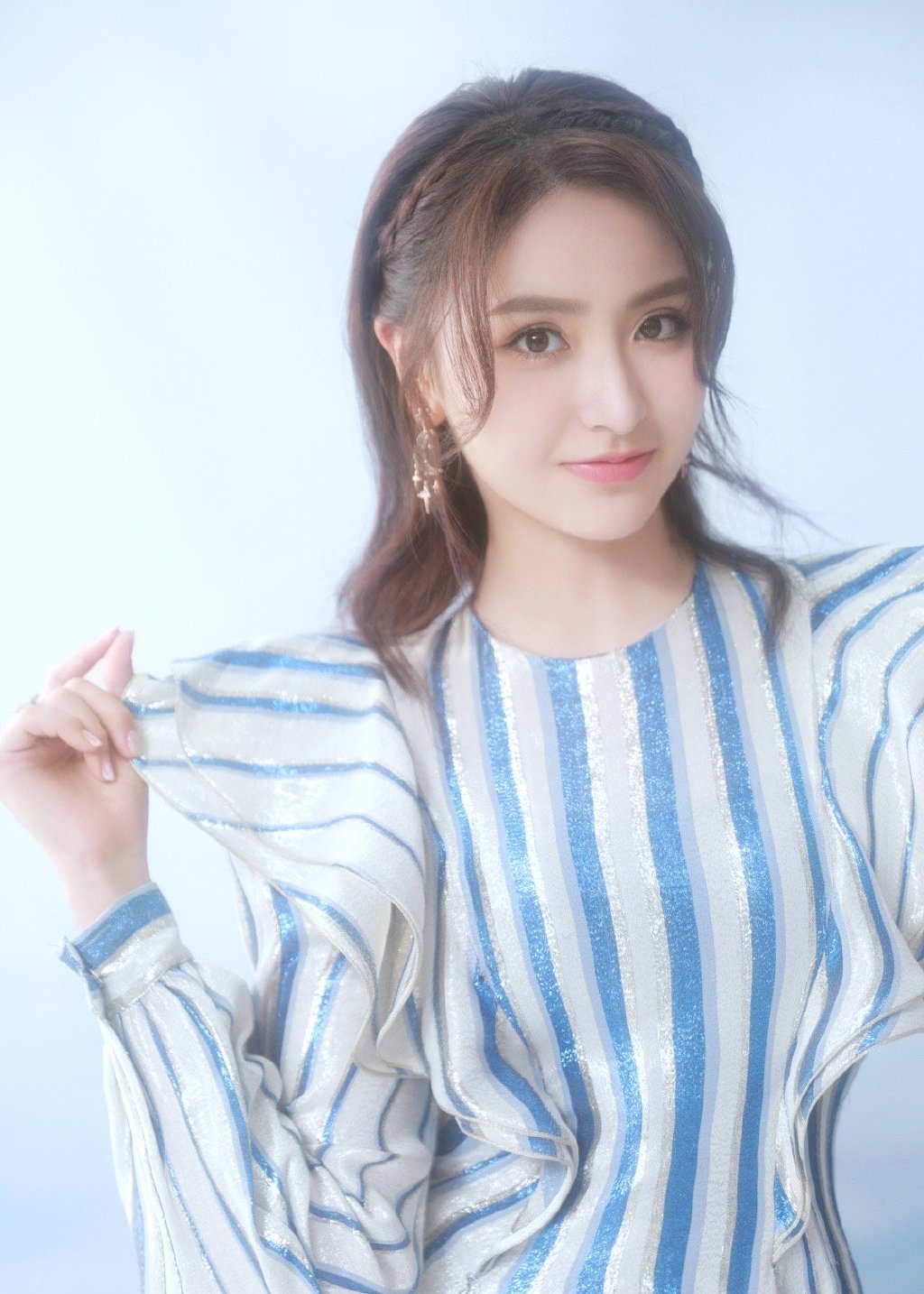 金子涵条纹裙甜美养眼写真图片14