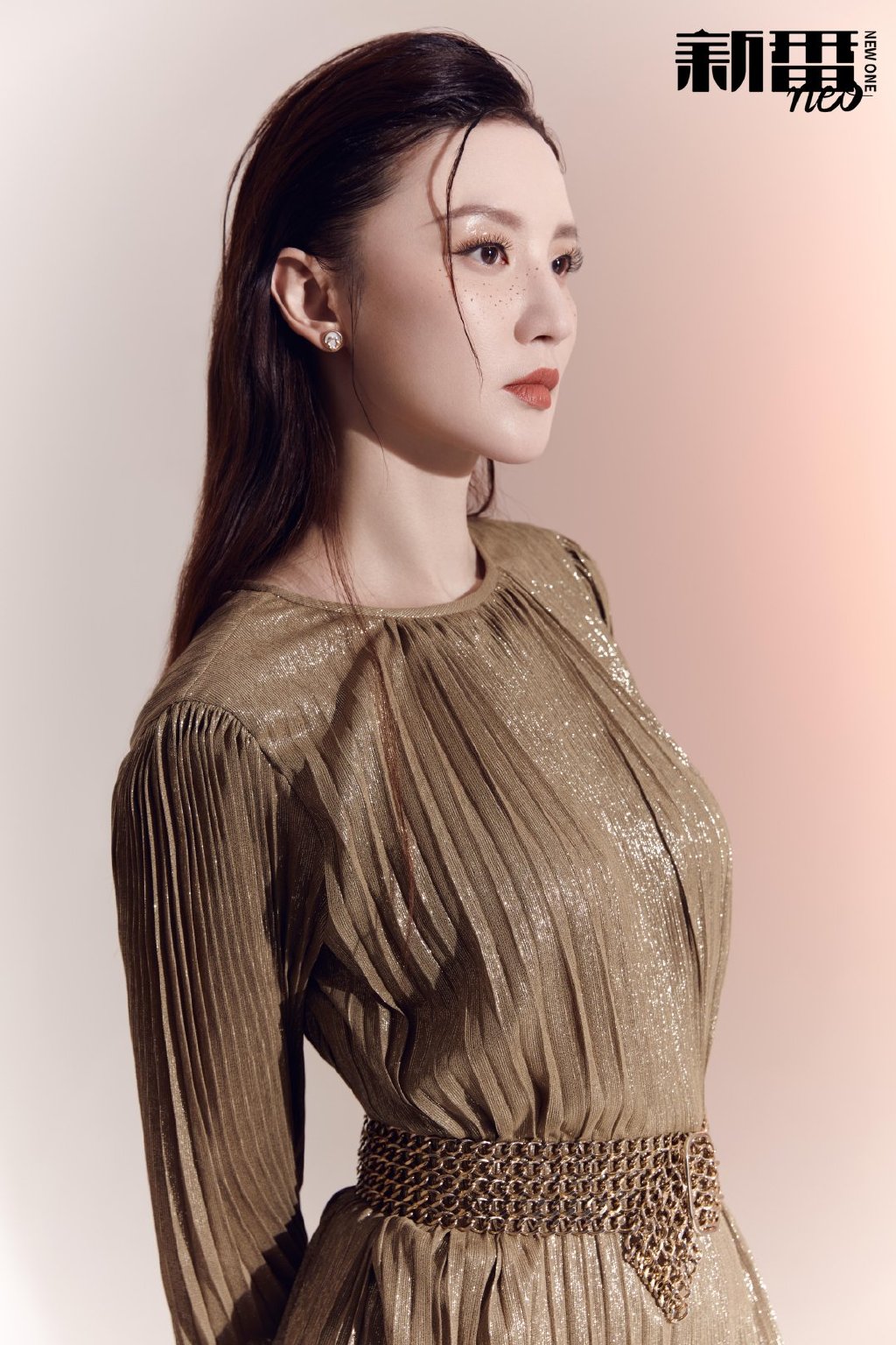 简介:张萌时尚干练写真大片,分享一组张萌图片给大家