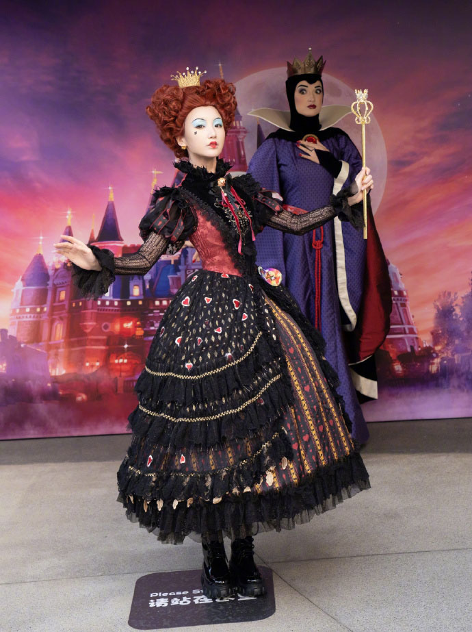 毛晓彤cos红皇后妆容精致美照图片615