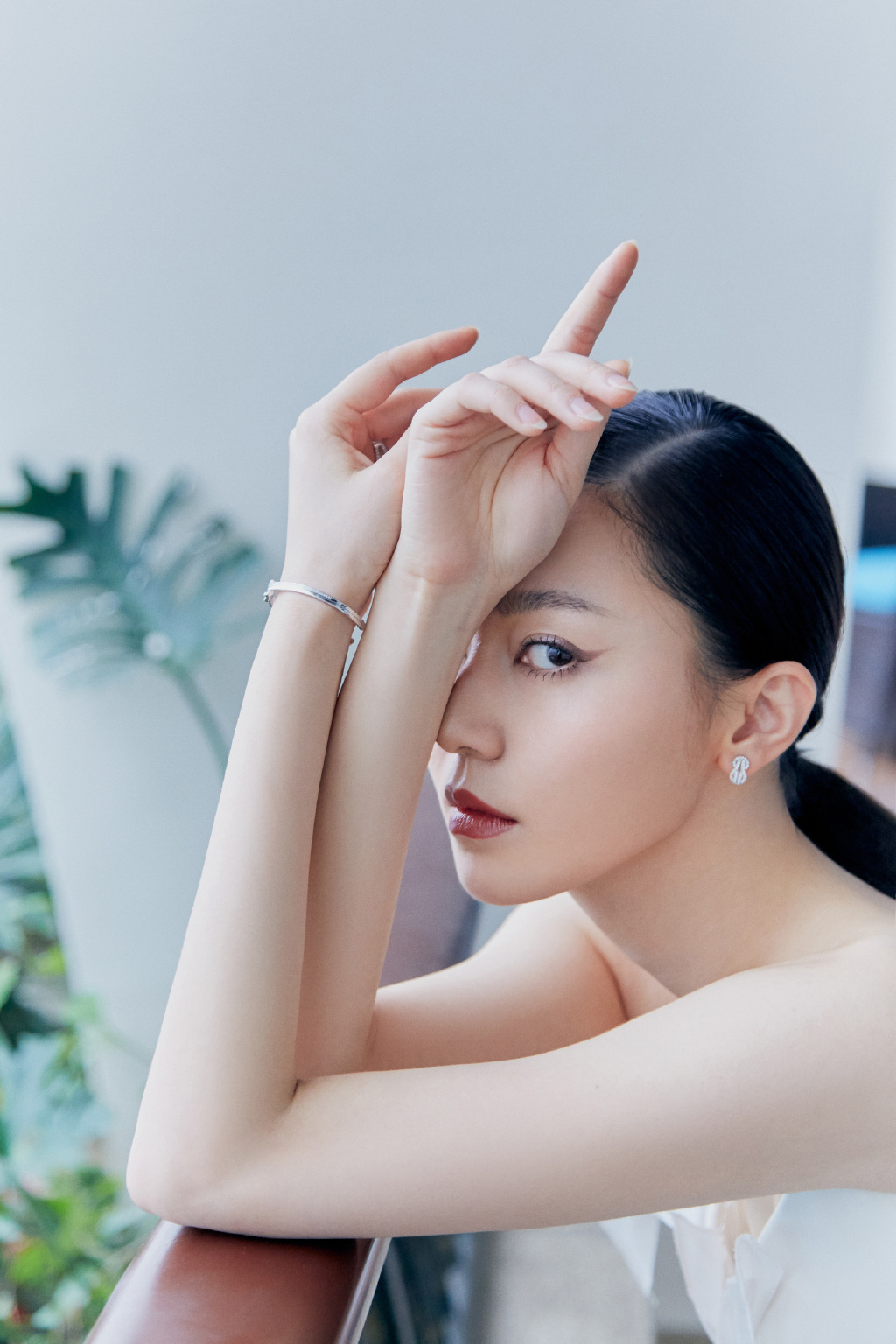 黄梦莹白色长裙优雅写真图片210