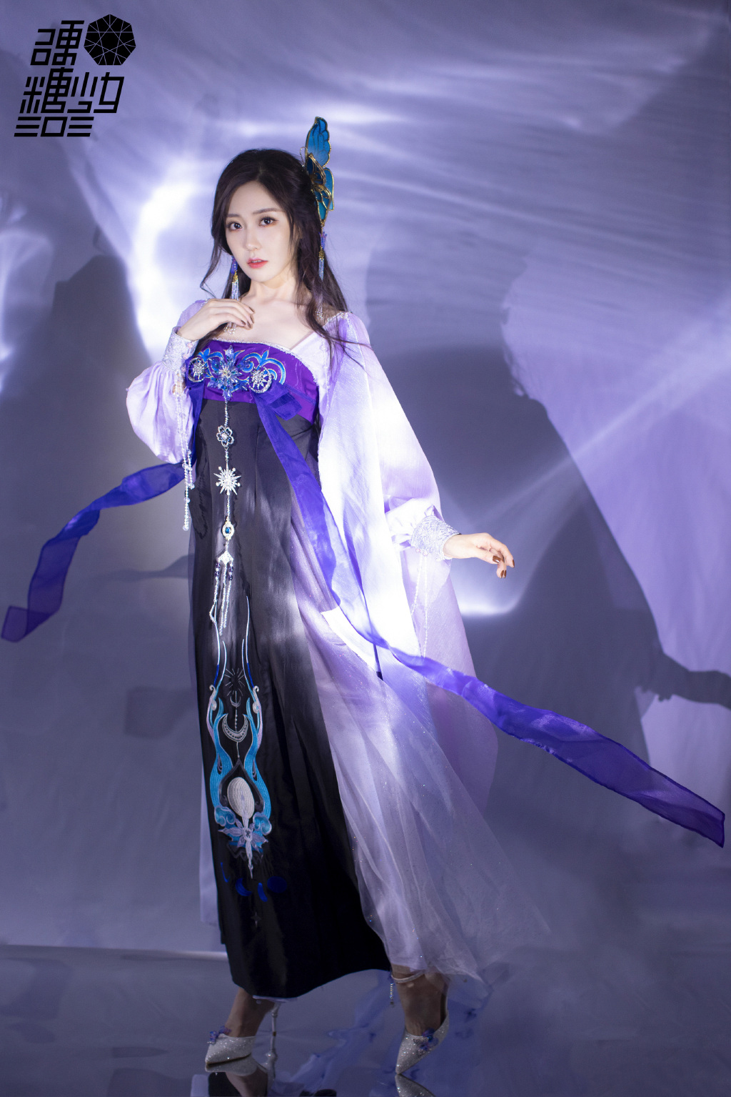 王艺瑾紫色祥云古风长裙写真图片29