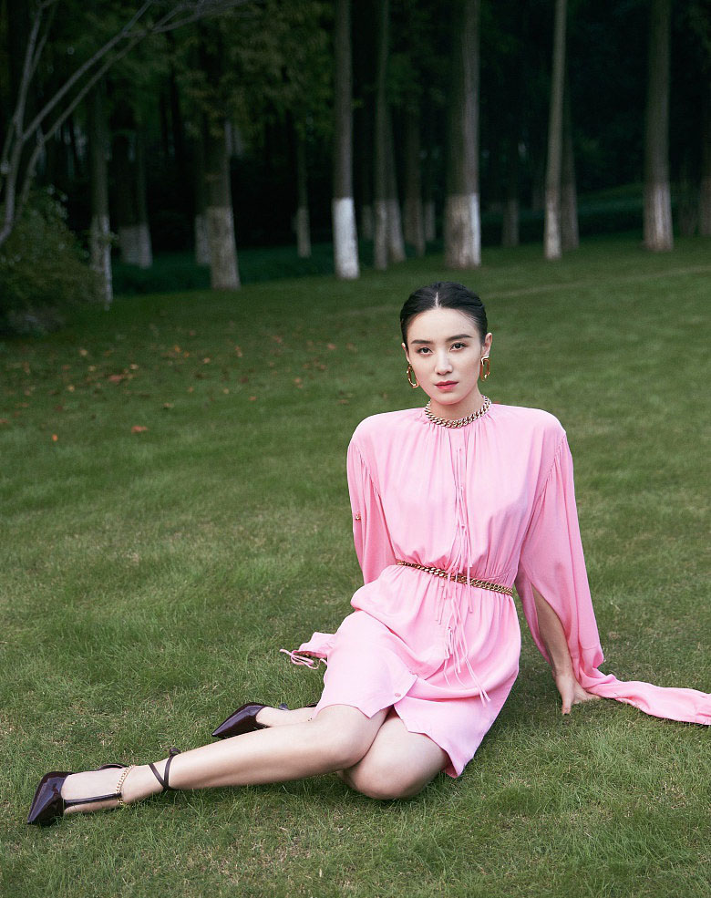 宋佳粉裙优雅迷人写真图片36