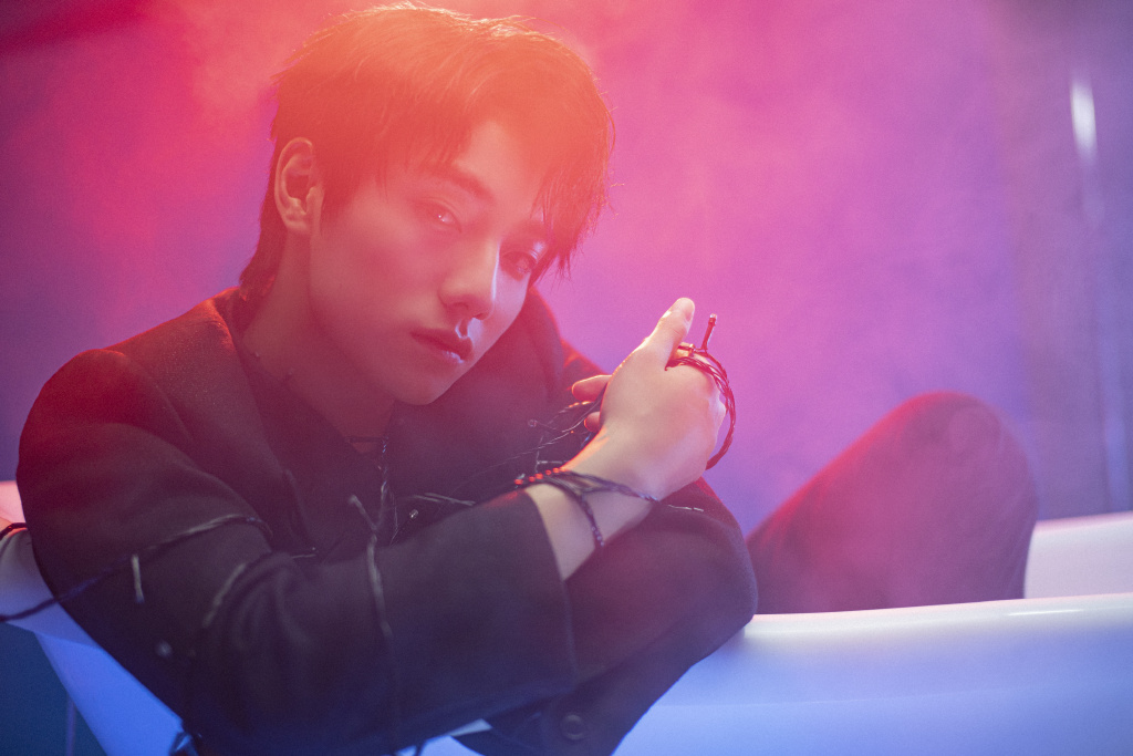 李振宁真空西装光影大片写真图片99