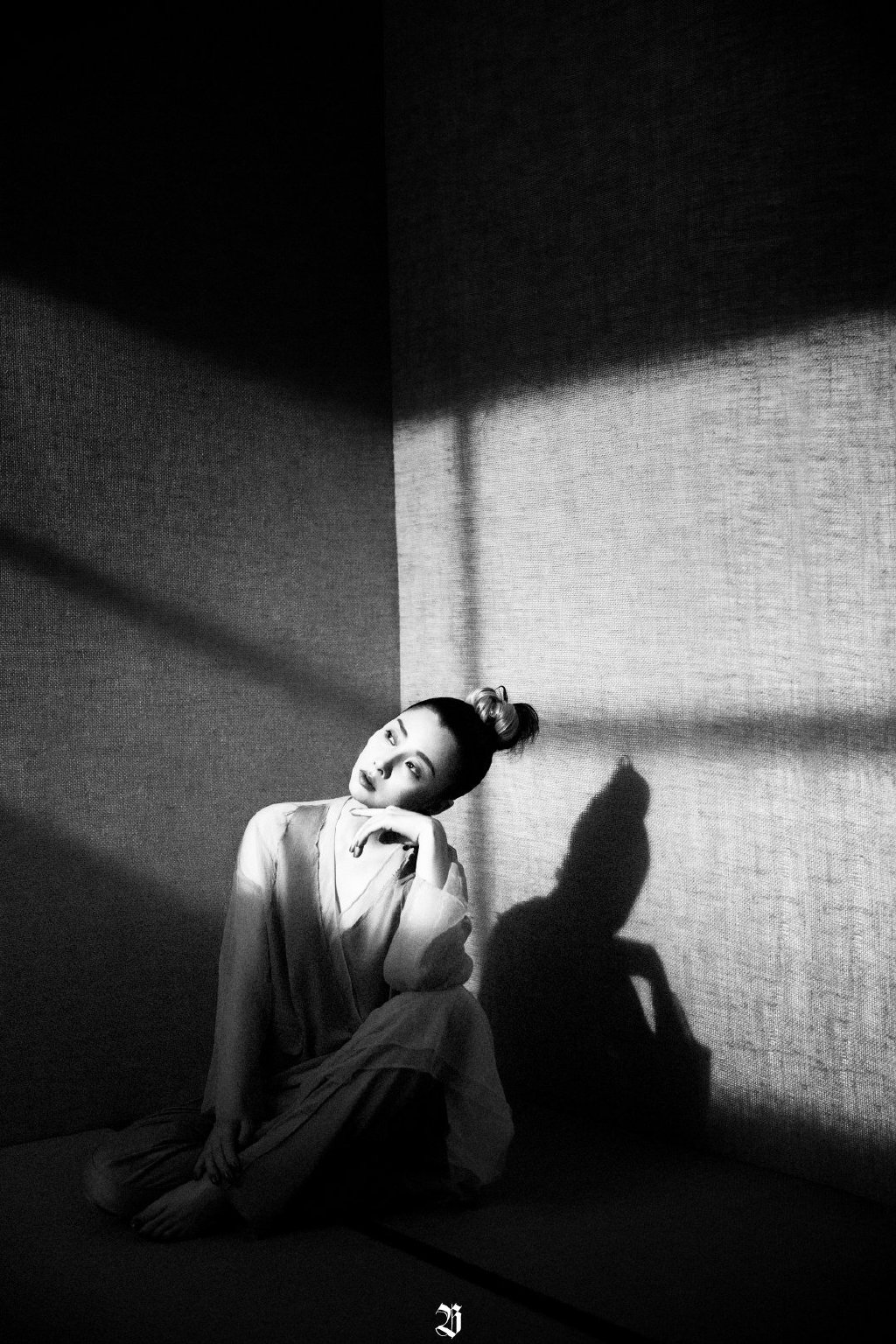 殷桃黑白胶片质感写真图片910