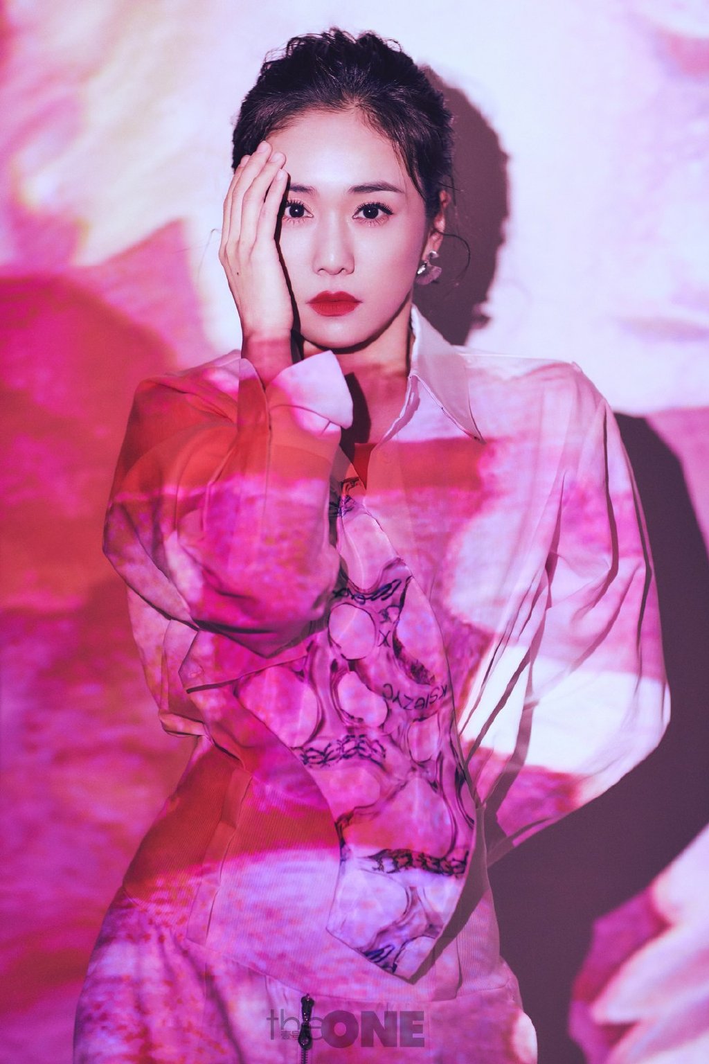 刘芸彩色光影时尚性感写真26