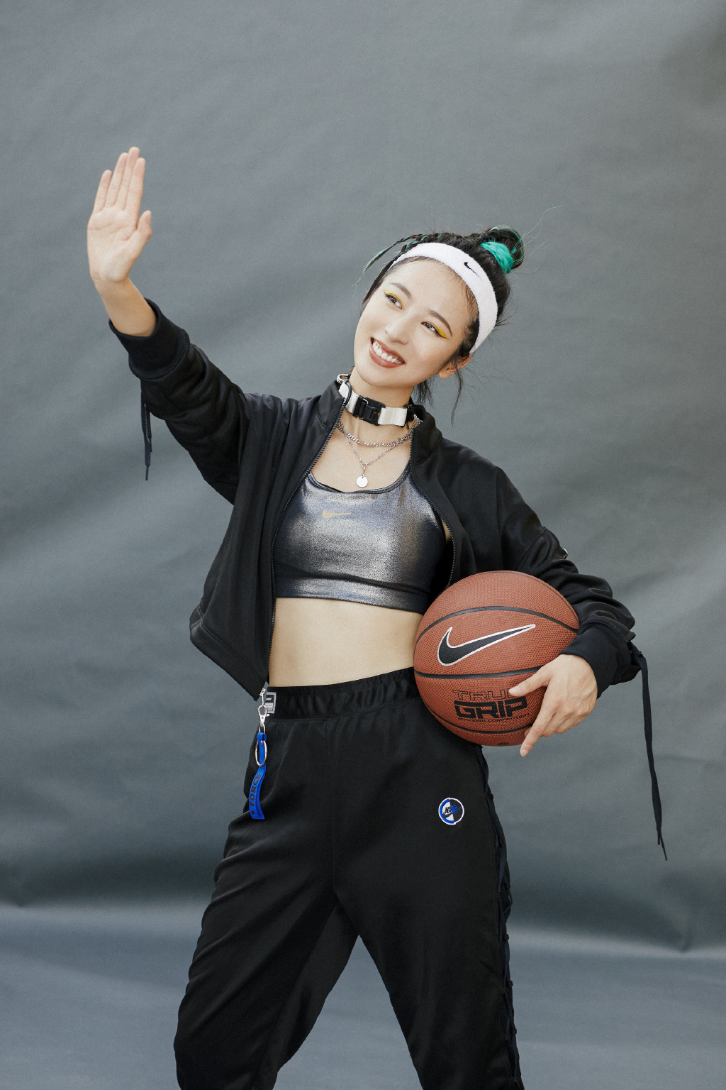 周雨彤运动风酷美写真图片411