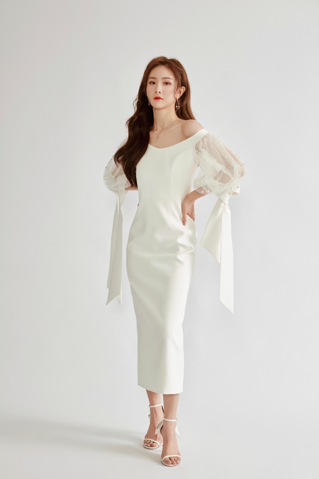 徐紫茵纯白长裙性感写真图片39