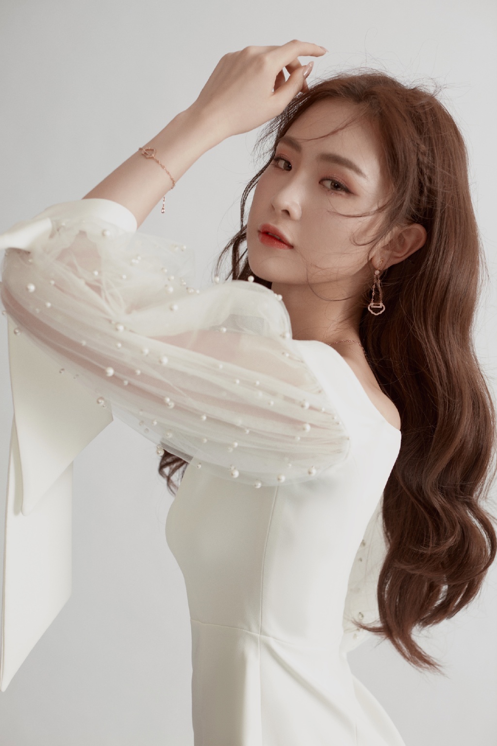 徐紫茵纯白长裙性感写真图片59