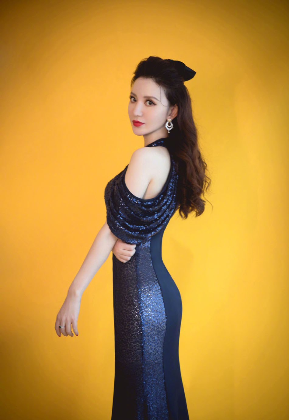 张萌深蓝鱼尾裙性感妖娆写真图片79