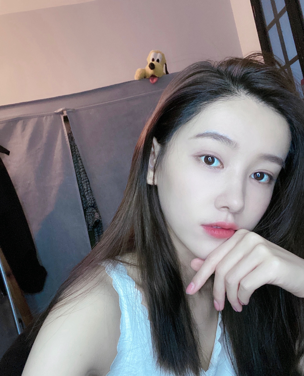 李沐宸性感白裙自拍图片14