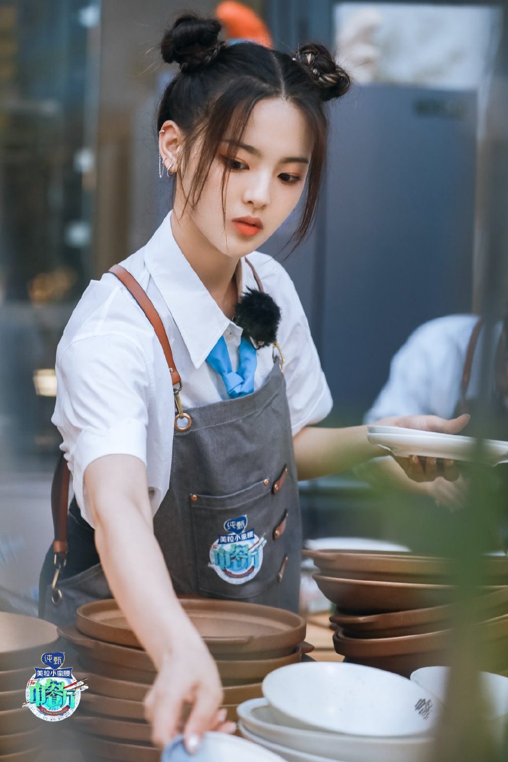 简介:杨超越《中餐厅第四季》第十期剧照图片,分享一组杨超越图片给