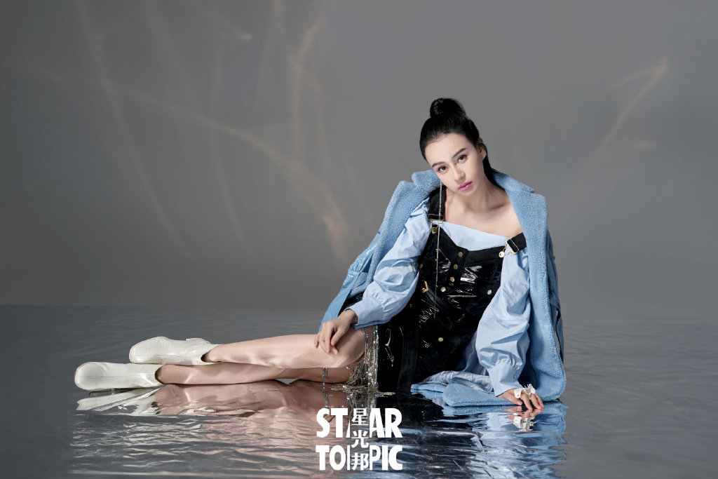 简介:母其弥雅黑裙性感美艳写真图片,分享一组吉克隽逸图片给大家,图