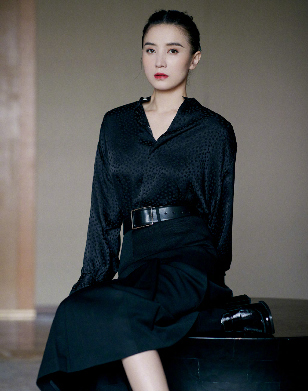 宋佳黑裙优雅知性写真图片88