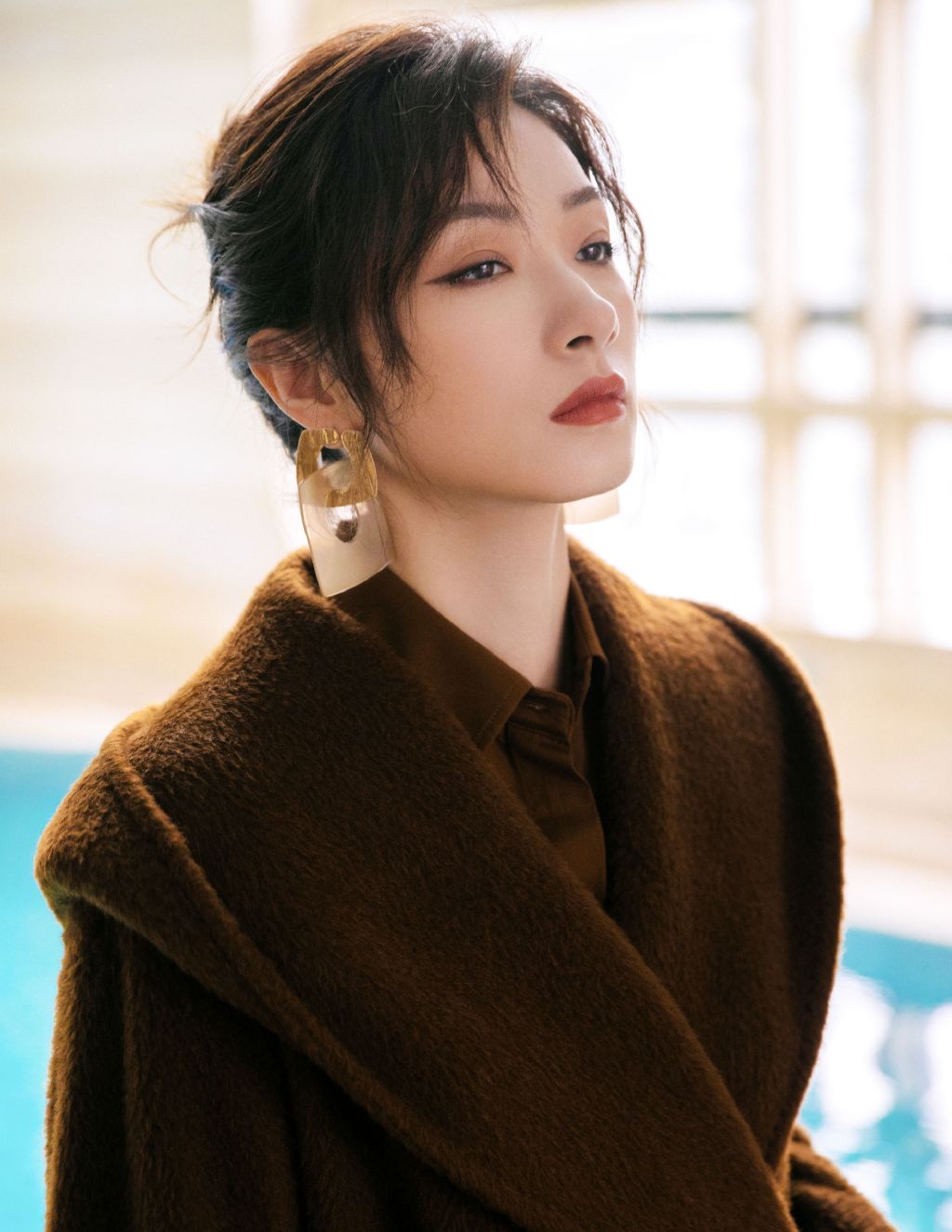 万茜驼色泰迪熊大衣写真图片26