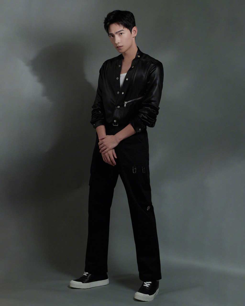 杨洋皮衣白衬衫成熟魅力写真图片712