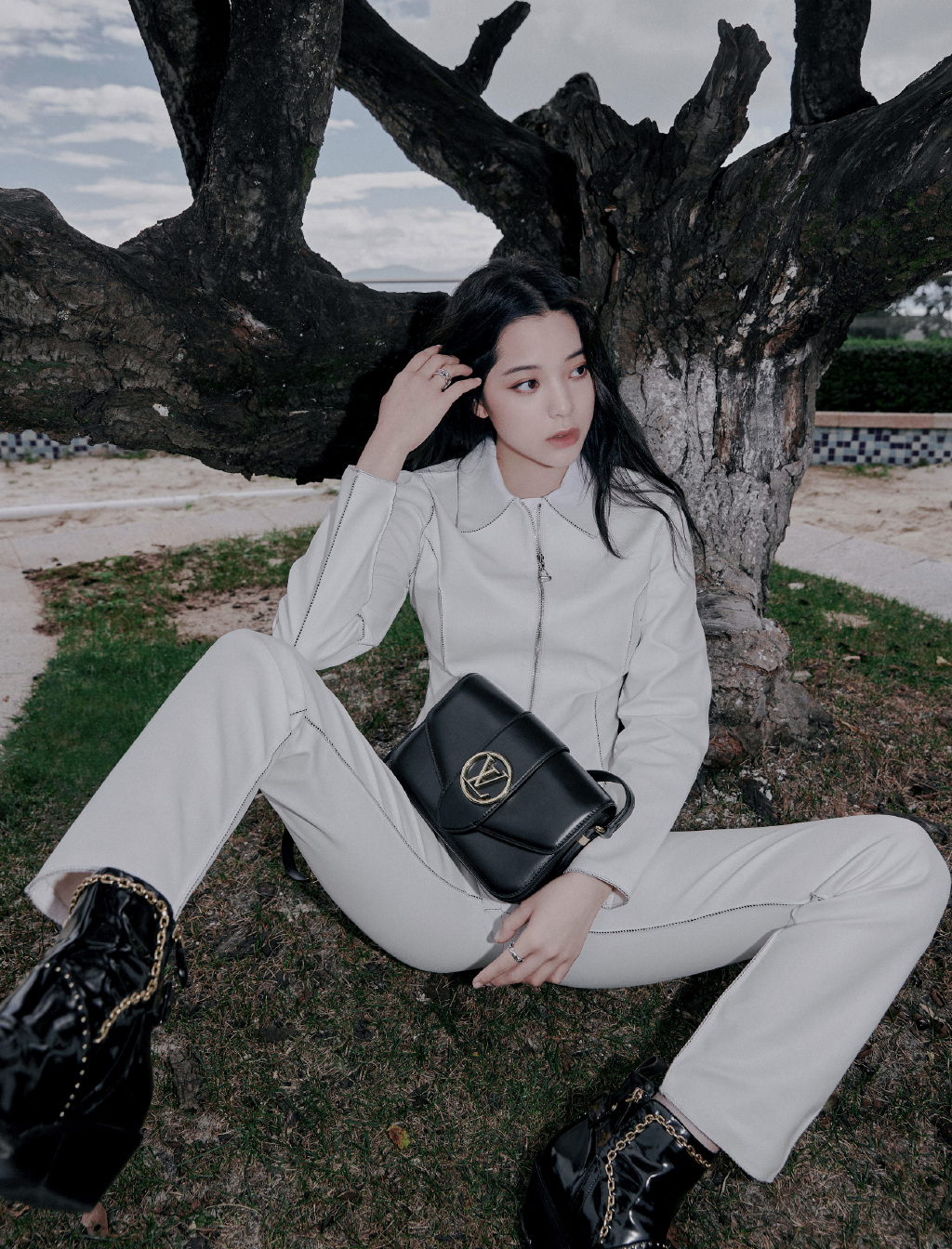 欧阳娜娜白色西装性感图片写真49