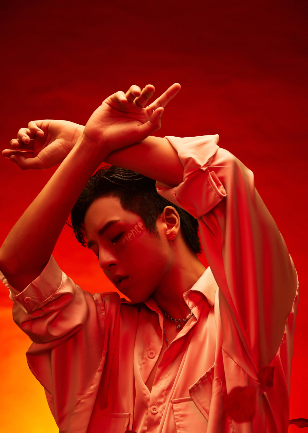 tgm林超泽帅气玫瑰衬衫眼神帅气写真图片39