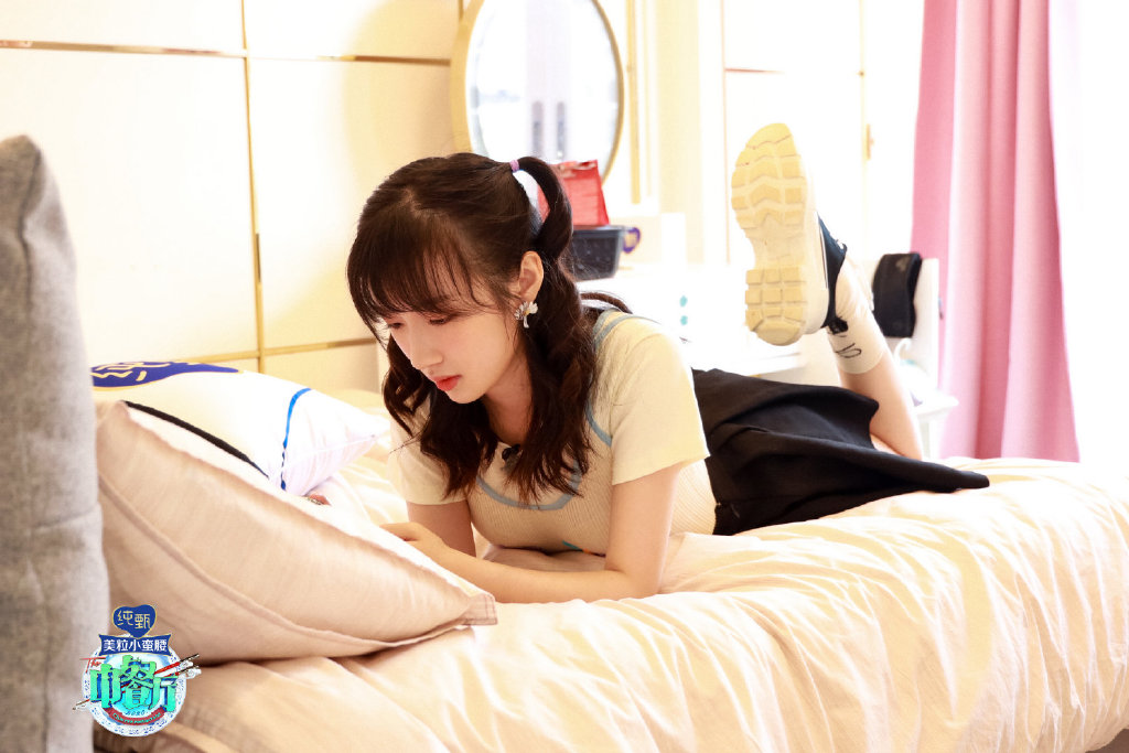 第九期剧照图片,分享一组李浩菲图片给大家,图中的明星图片壁纸会点缀